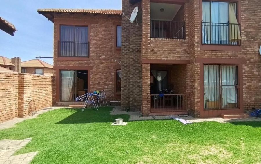 2 Bedroom Property for Sale in Edleen Gauteng