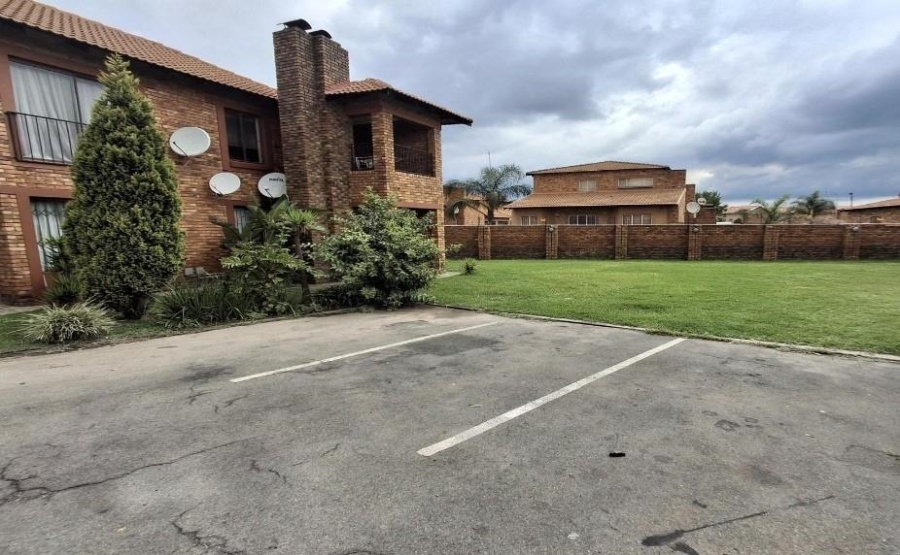 2 Bedroom Property for Sale in Edleen Gauteng