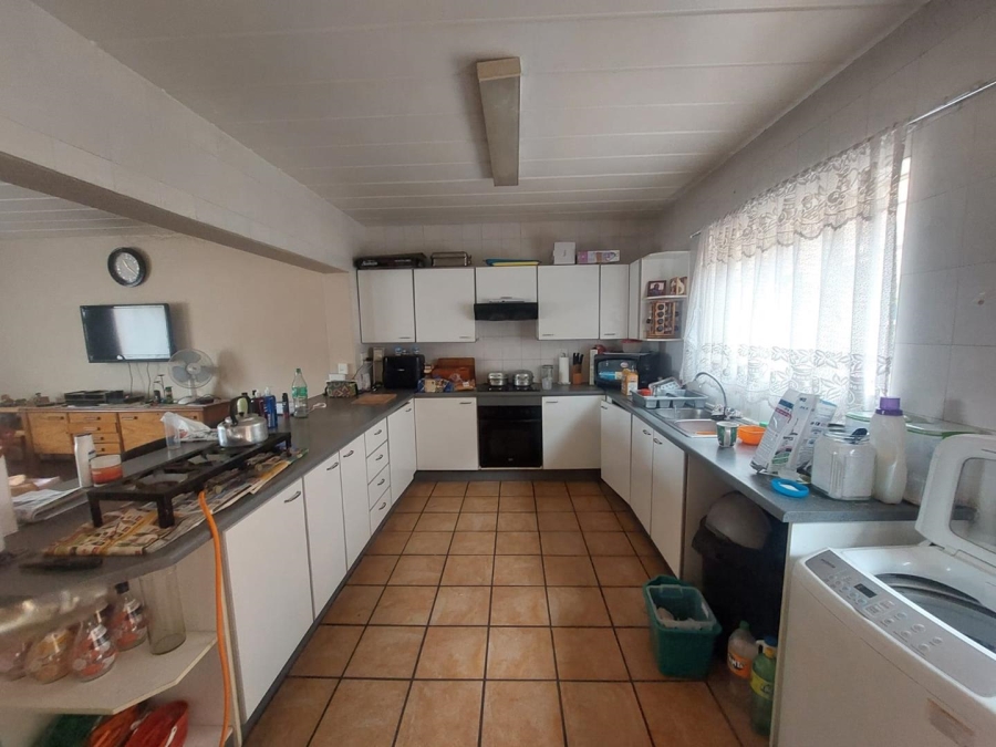 To Let 3 Bedroom Property for Rent in South Crest Gauteng