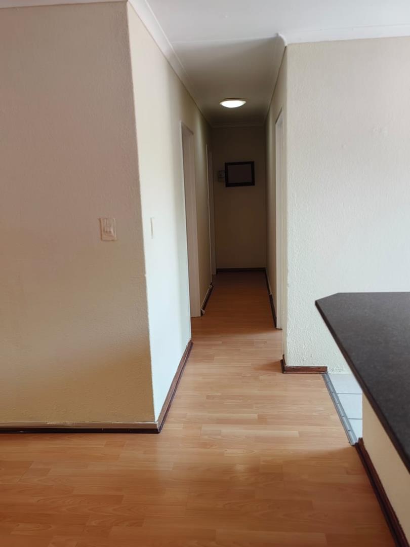 To Let 3 Bedroom Property for Rent in South Crest Gauteng