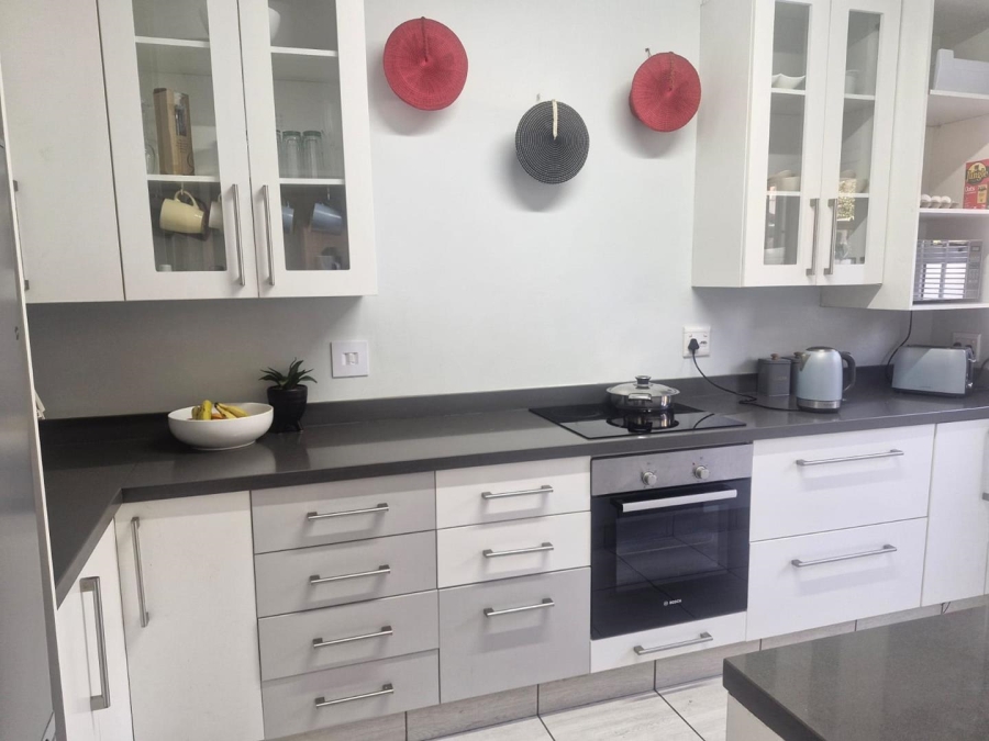 To Let 3 Bedroom Property for Rent in Strathavon Gauteng