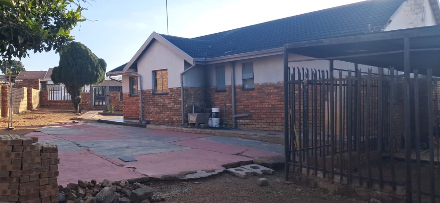 3 Bedroom Property for Sale in Soshanguve DD Gauteng