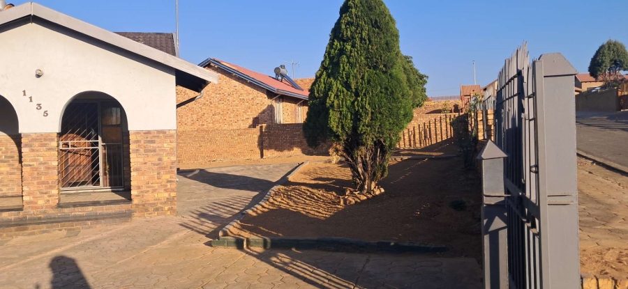 3 Bedroom Property for Sale in Soshanguve DD Gauteng