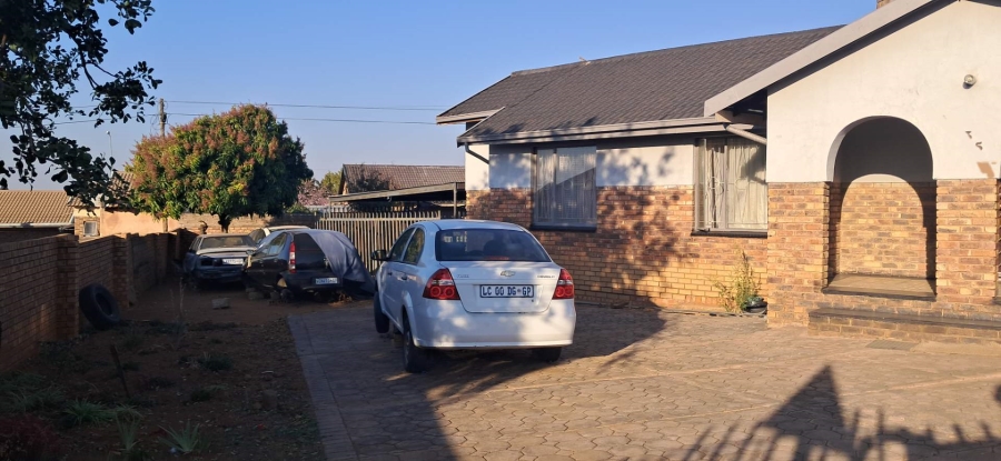 3 Bedroom Property for Sale in Soshanguve DD Gauteng
