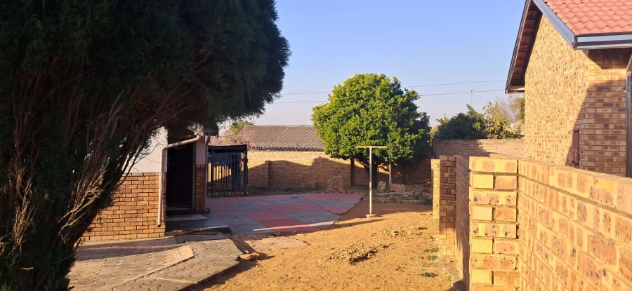 3 Bedroom Property for Sale in Soshanguve DD Gauteng