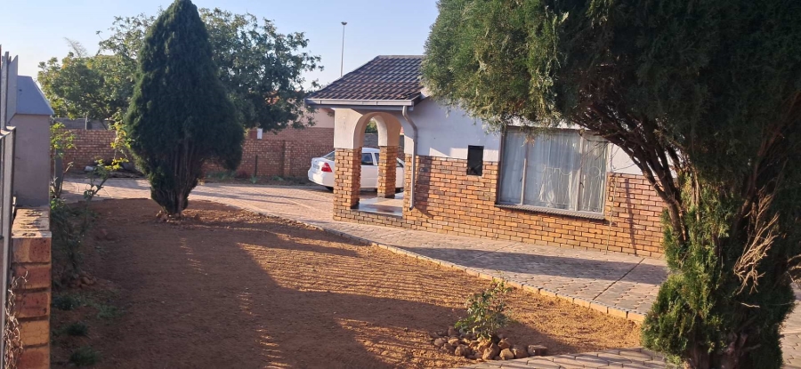 3 Bedroom Property for Sale in Soshanguve DD Gauteng