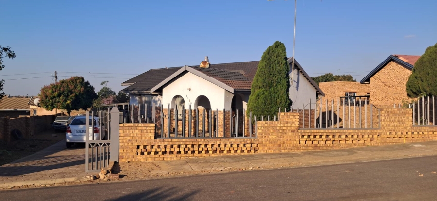 3 Bedroom Property for Sale in Soshanguve DD Gauteng