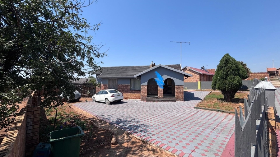 3 Bedroom Property for Sale in Soshanguve DD Gauteng