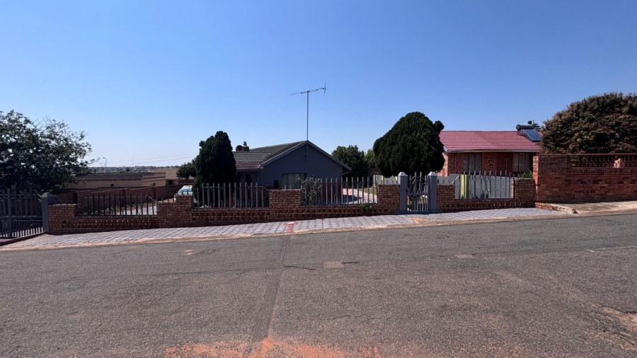 3 Bedroom Property for Sale in Soshanguve DD Gauteng