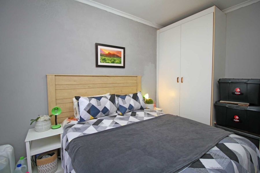 2 Bedroom Property for Sale in Greenhills Gauteng