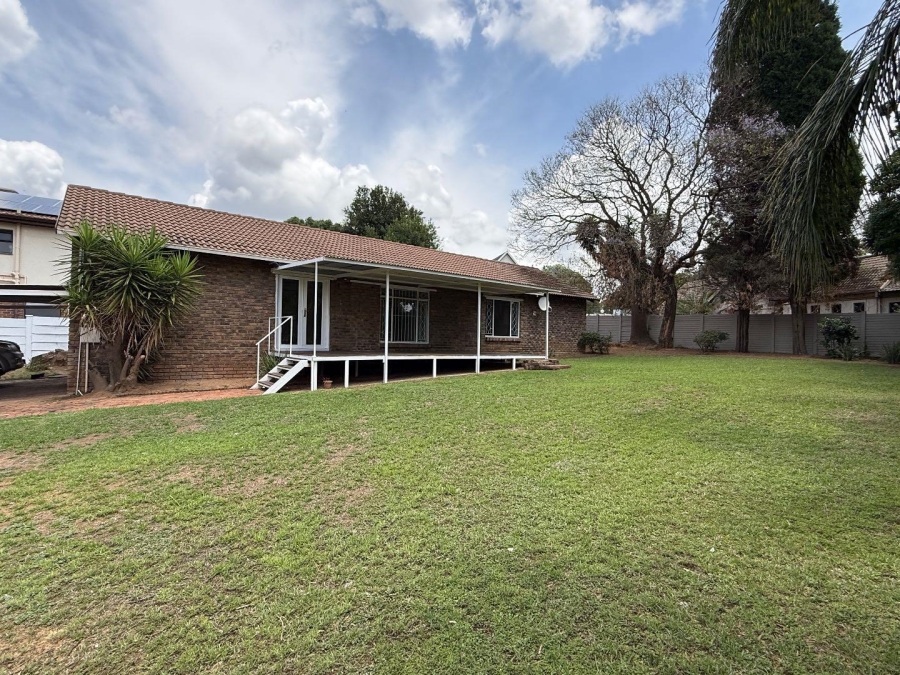 To Let 3 Bedroom Property for Rent in Sundowner Gauteng