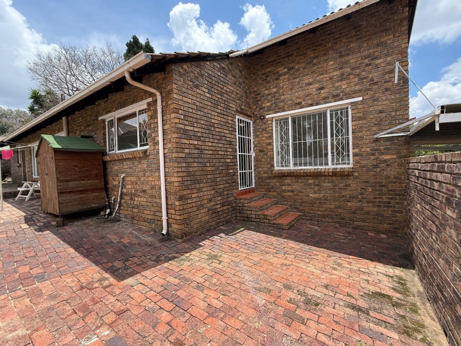 To Let 3 Bedroom Property for Rent in Sundowner Gauteng