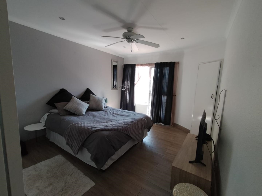 To Let 2 Bedroom Property for Rent in New Redruth Gauteng