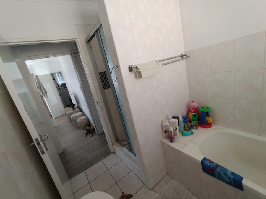 To Let 2 Bedroom Property for Rent in New Redruth Gauteng