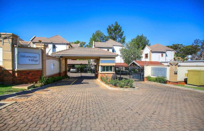 1 Bedroom Property for Sale in Silvamonte Gauteng
