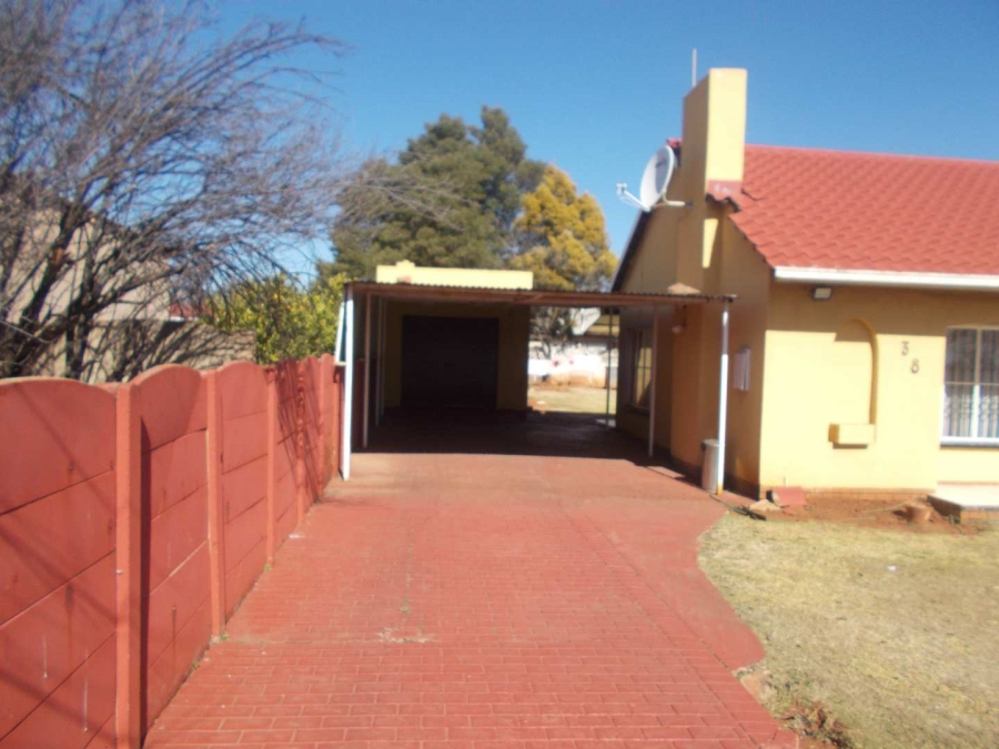 3 Bedroom Property for Sale in Rondebult Gauteng