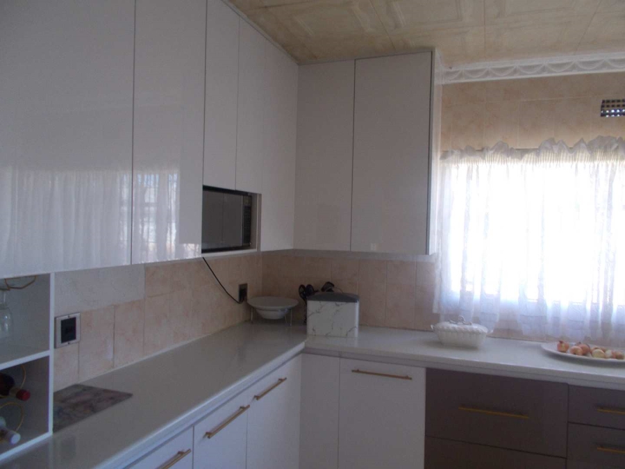 3 Bedroom Property for Sale in Rondebult Gauteng