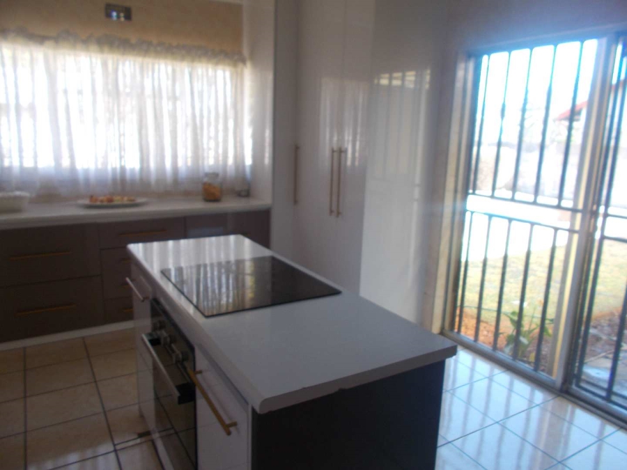3 Bedroom Property for Sale in Rondebult Gauteng