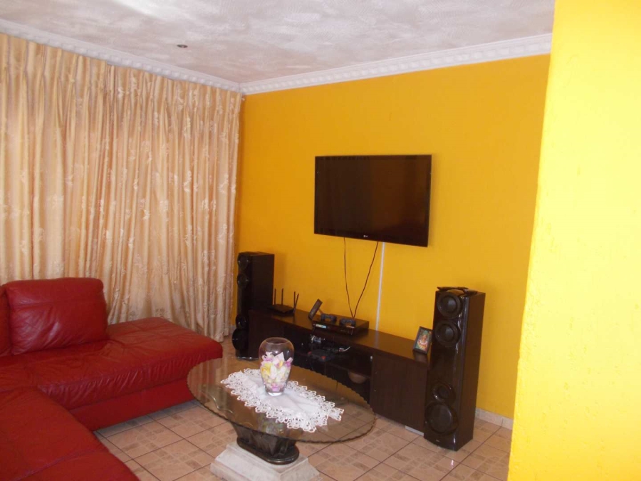 3 Bedroom Property for Sale in Rondebult Gauteng