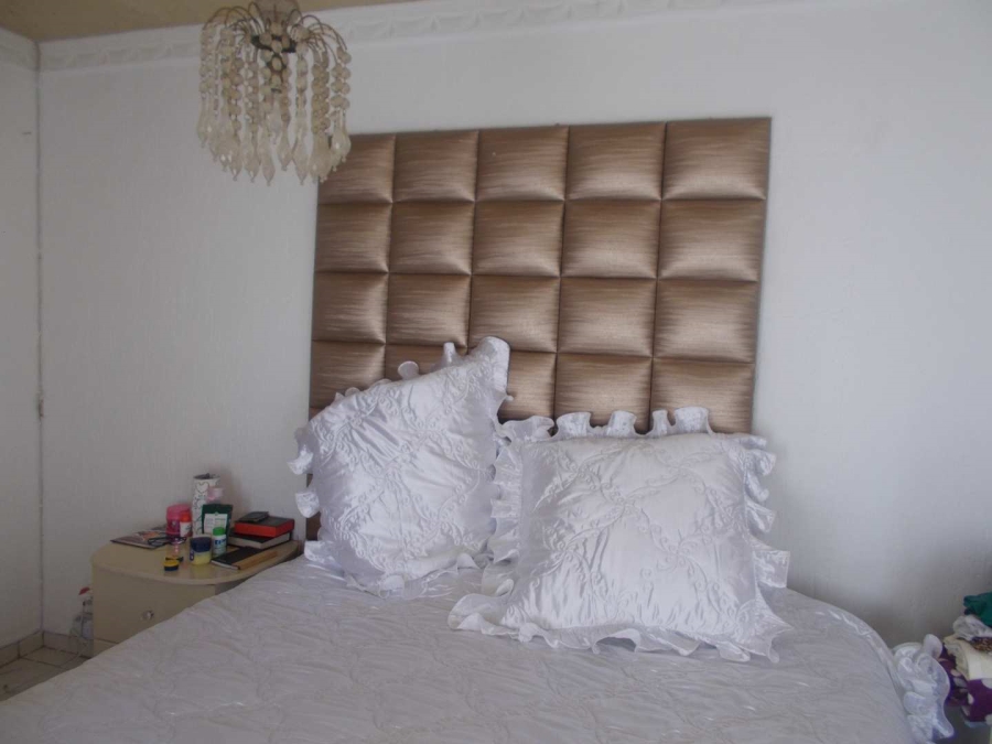 3 Bedroom Property for Sale in Rondebult Gauteng