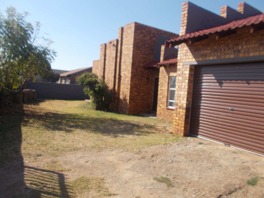 3 Bedroom Property for Sale in Mngadi Gauteng