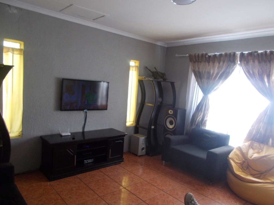 3 Bedroom Property for Sale in Mngadi Gauteng