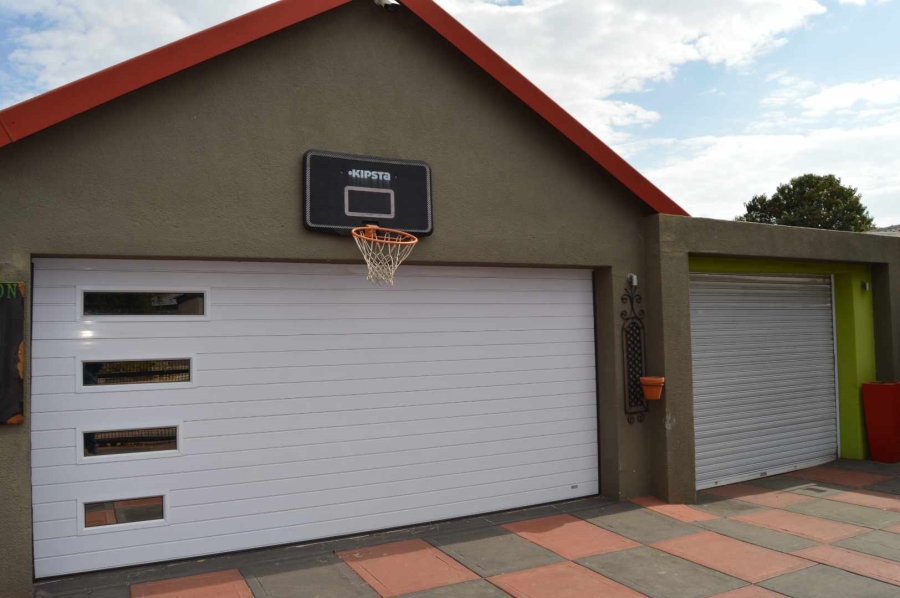 4 Bedroom Property for Sale in Brackendowns Gauteng