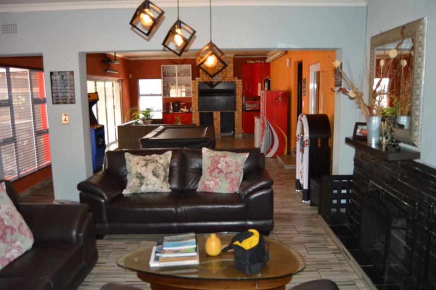 4 Bedroom Property for Sale in Brackendowns Gauteng