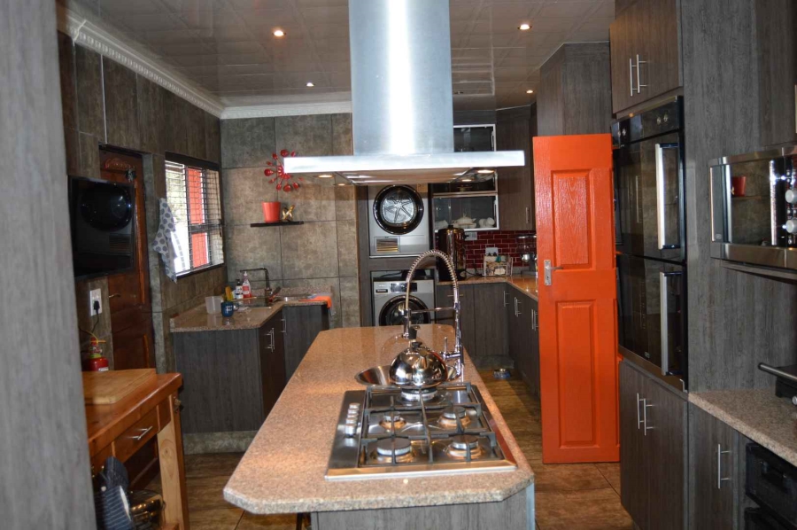 4 Bedroom Property for Sale in Brackendowns Gauteng