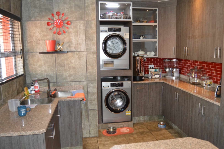 4 Bedroom Property for Sale in Brackendowns Gauteng