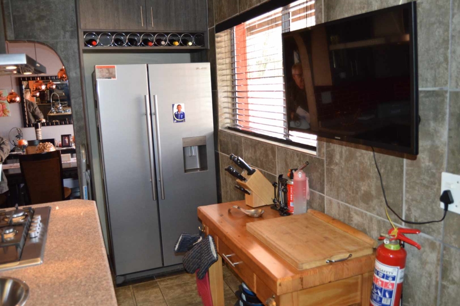 4 Bedroom Property for Sale in Brackendowns Gauteng