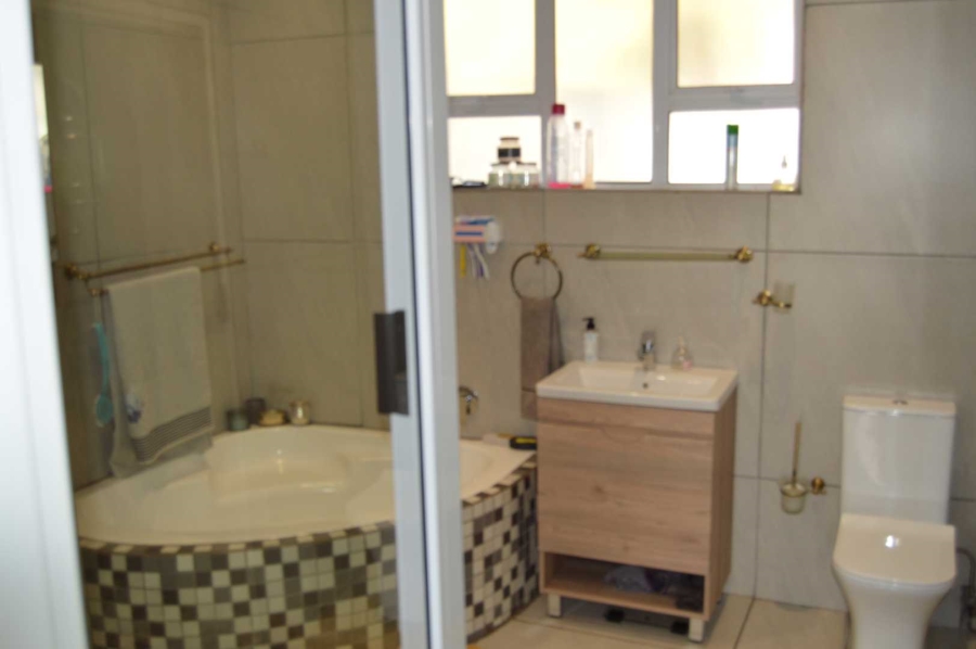 4 Bedroom Property for Sale in Brackendowns Gauteng