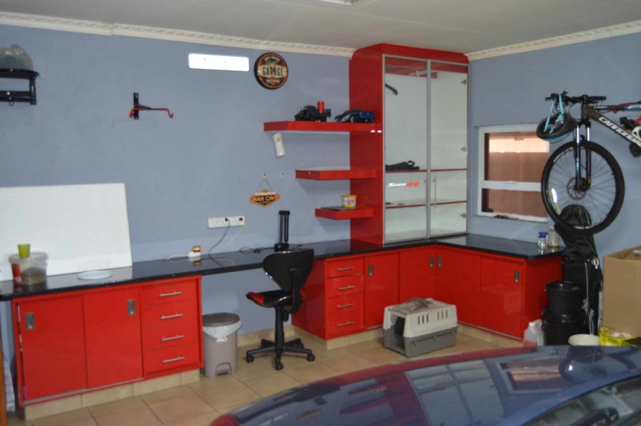 4 Bedroom Property for Sale in Brackendowns Gauteng