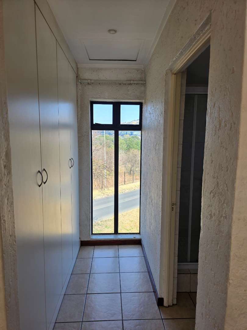 To Let 1 Bedroom Property for Rent in Cresta Gauteng