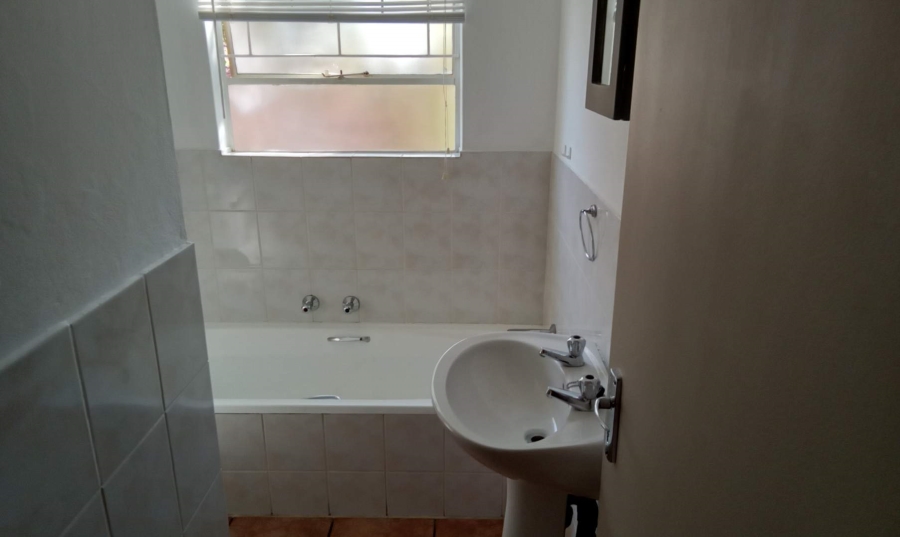To Let 2 Bedroom Property for Rent in Wilgeheuwel Gauteng