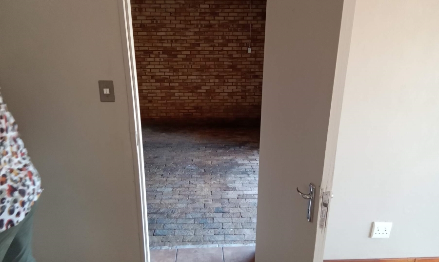 To Let 2 Bedroom Property for Rent in Wilgeheuwel Gauteng