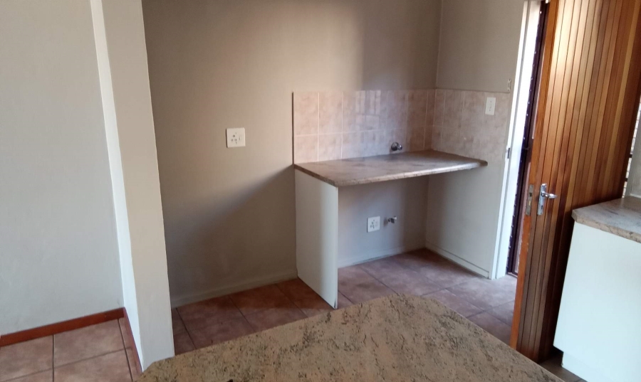 To Let 2 Bedroom Property for Rent in Wilgeheuwel Gauteng