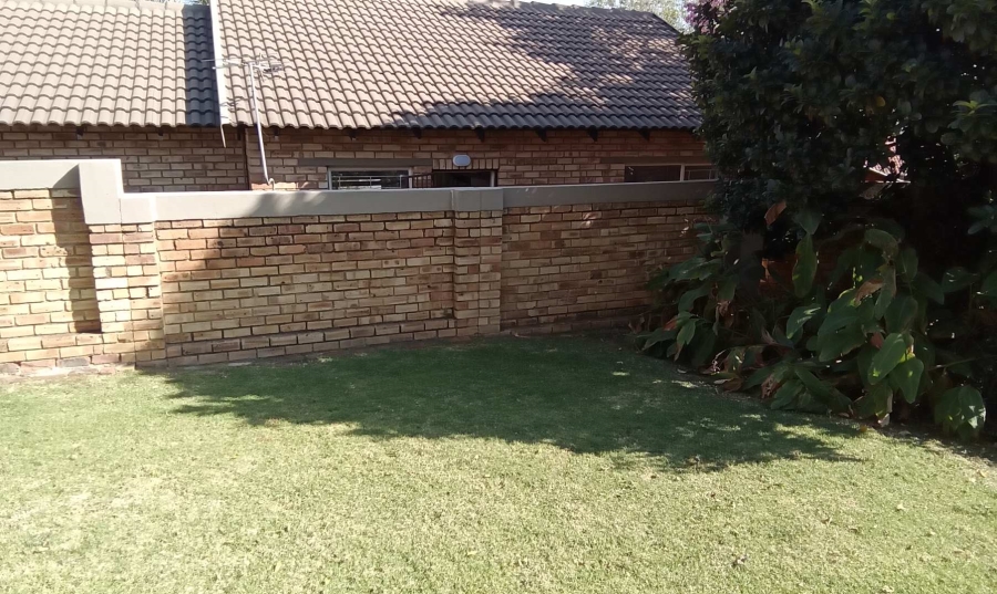 To Let 2 Bedroom Property for Rent in Wilgeheuwel Gauteng