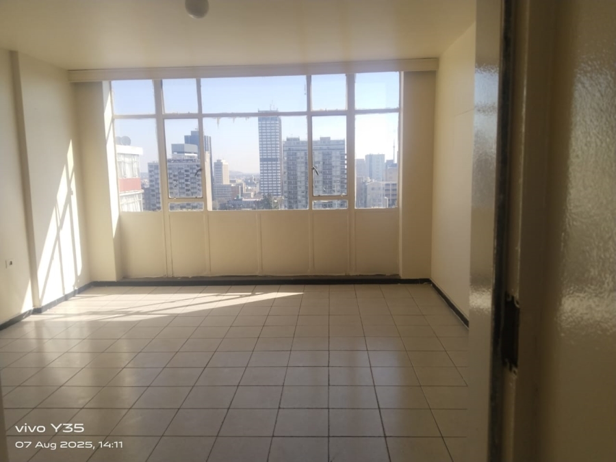 To Let 1 Bedroom Property for Rent in Hillbrow Gauteng