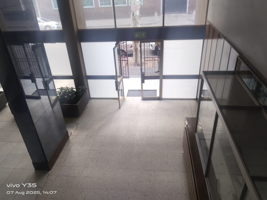 To Let 1 Bedroom Property for Rent in Hillbrow Gauteng