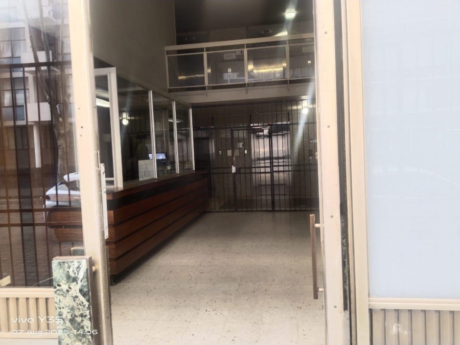 To Let 1 Bedroom Property for Rent in Hillbrow Gauteng