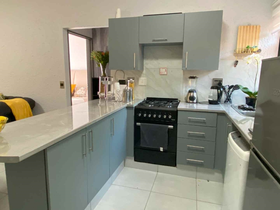 1 Bedroom Property for Sale in Lonehill Gauteng