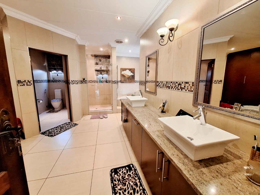 To Let 4 Bedroom Property for Rent in The Wilds Gauteng