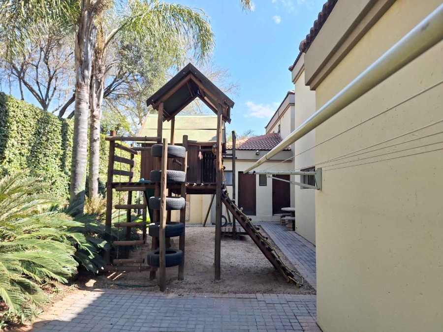 To Let 4 Bedroom Property for Rent in The Wilds Gauteng
