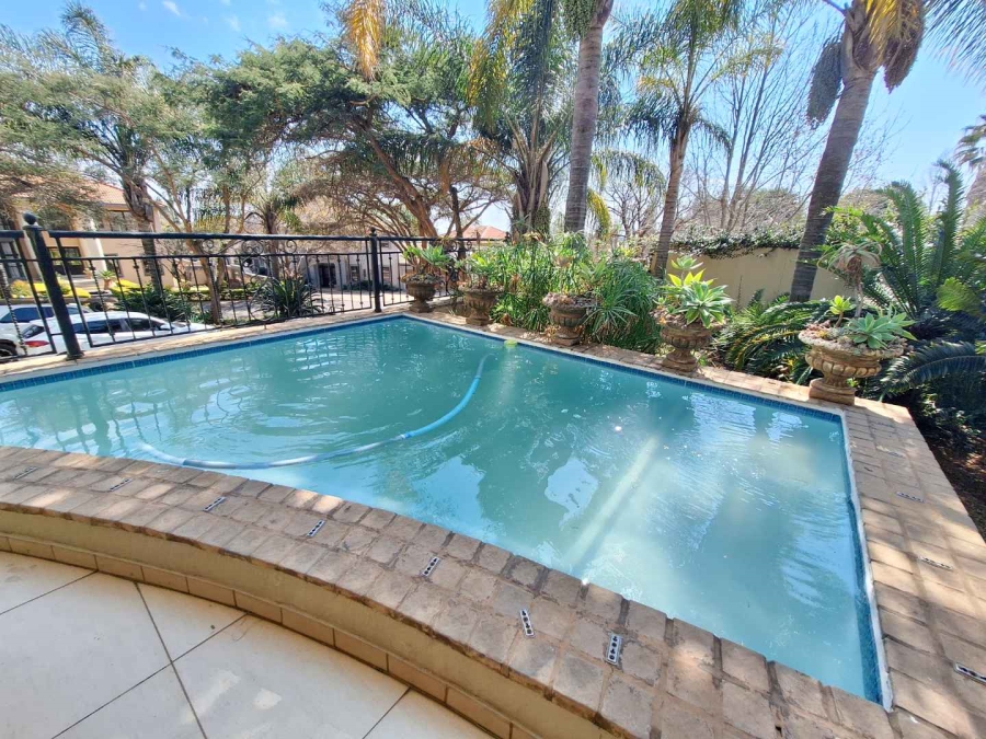 To Let 4 Bedroom Property for Rent in The Wilds Gauteng