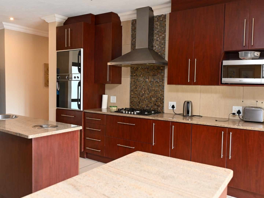 To Let 4 Bedroom Property for Rent in The Wilds Gauteng