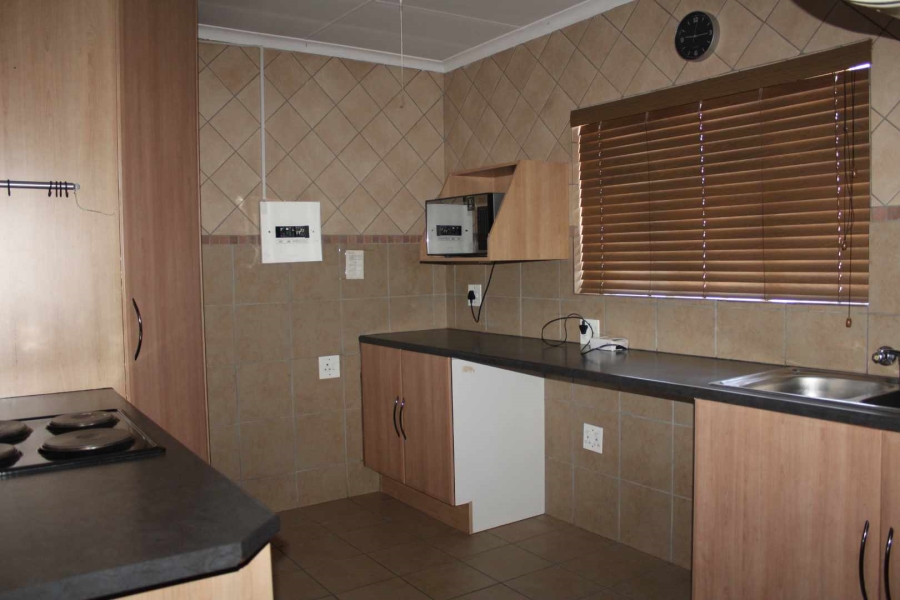 To Let 2 Bedroom Property for Rent in Queenswood Gauteng