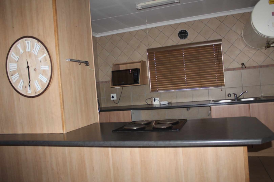 To Let 2 Bedroom Property for Rent in Queenswood Gauteng