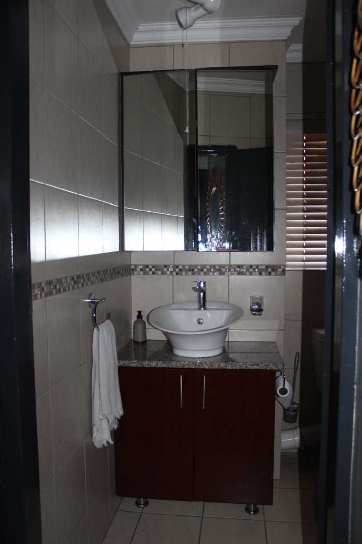 To Let 2 Bedroom Property for Rent in Queenswood Gauteng