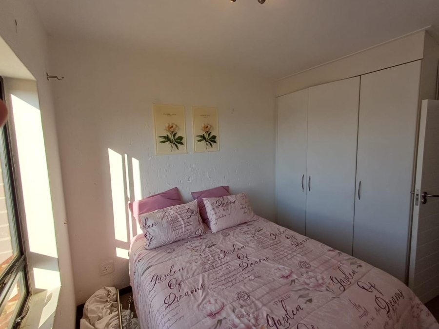 To Let 2 Bedroom Property for Rent in Jackal Creek Golf Estate Gauteng